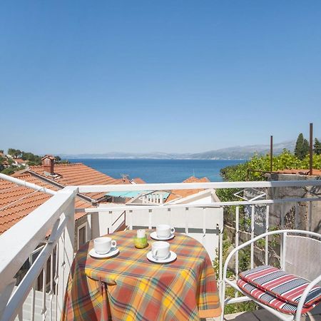 Apartments Mira Splitska Εξωτερικό φωτογραφία